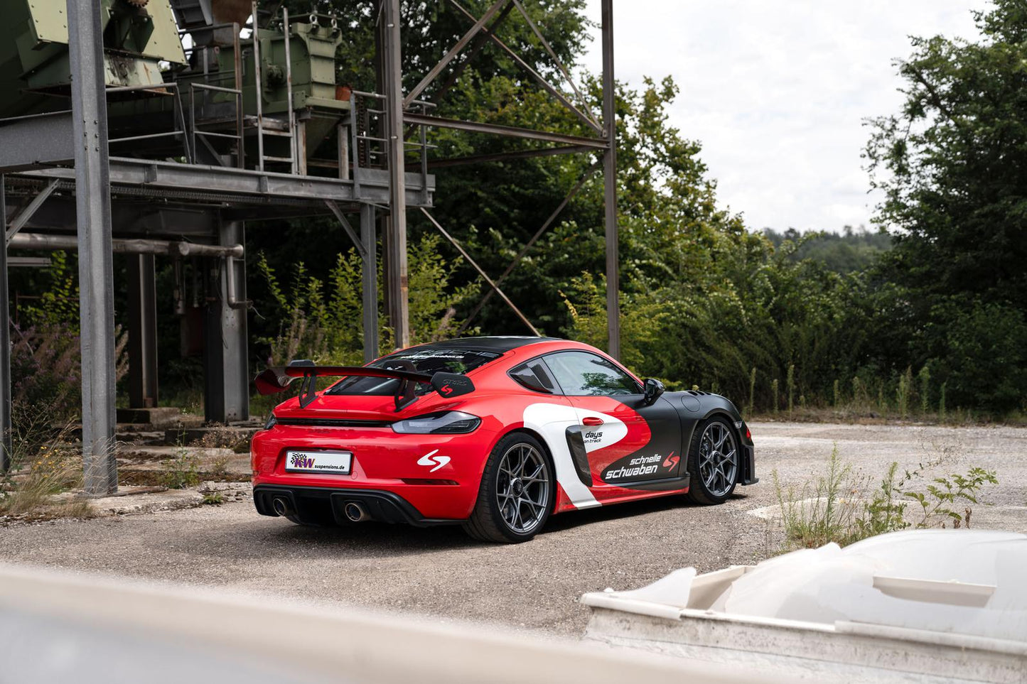 KW V4 Racing – Coilover окачване с регулируеми Top Mounts за Порше Кайман 718 GT4 RS