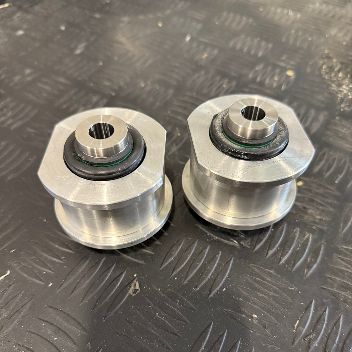 К-т Унибални Втулки - Преден Кастър Носач - G80 - G81 - G82 - G83 - M3/M4