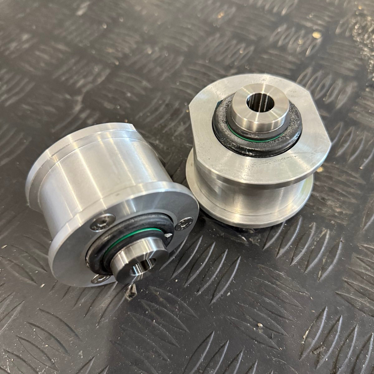 К-т Унибални Втулки - Преден Кастър Носач - G80 - G81 - G82 - G83 - M3/M4